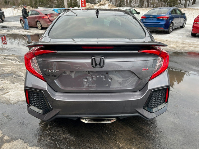 2017 Honda Civic Sedan Si in Cars & Trucks in Sherbrooke - Image 4