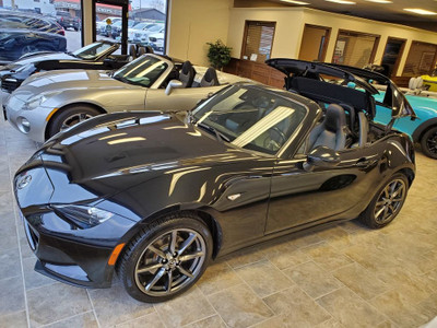  2019 Mazda MX-5 RF GT RF AUTO/NAV/LEATHER CALL 613-961-8848