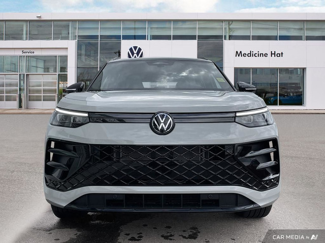 2025 Volkswagen Tiguan Comfortline R-Line Black Edition in Cars & Trucks in Medicine Hat - Image 3