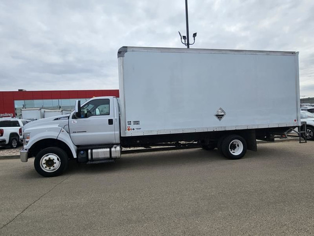 2022 Ford F-650 Diesel Regular Cab Base, 6.7L V8 Diesel, 20ft Va in Cars & Trucks in St. Albert - Image 2