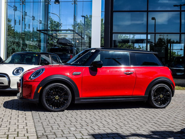 2022 MINI 3 Door SE | CPO | Lounge Leather | Stop N Go | Premier in Cars & Trucks in City of Toronto - Image 3