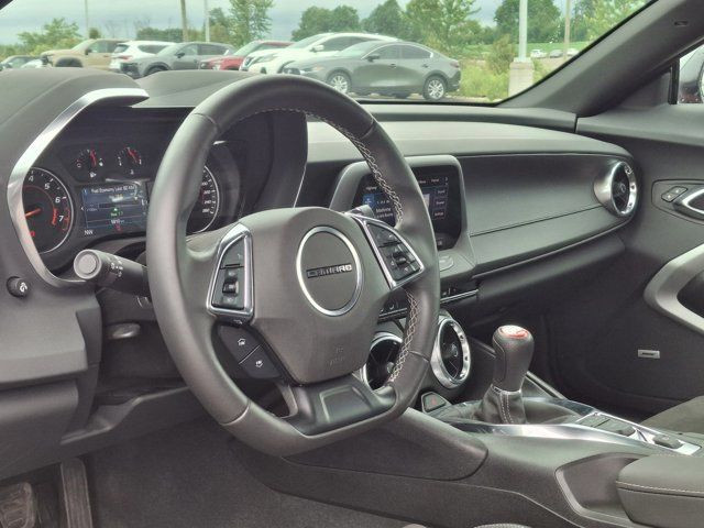2023 Chevrolet Camaro LT1 Coupe | V8 | 6-Speed Manual | Recaro in Cars & Trucks in Guelph - Image 2