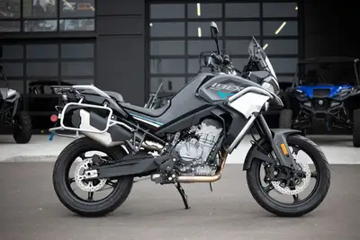 Engine Type: Bicylindre paral?le refroidi par liquide, EFI, 8 soupapes, DATC Displacement: 799 cc Bo...