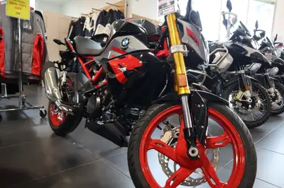 2024 BMW G 310 R Sport CHALLENGE YOUR CITY Wake up with a smile on your face. Because every day is a...