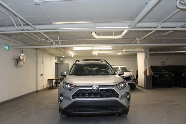 2019 Toyota RAV4 XLE AWD in Cars & Trucks in City of Montréal - Image 2