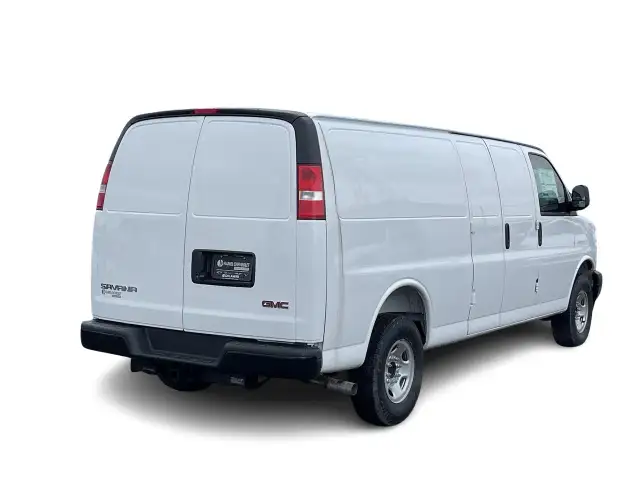 2025 GMC Savana Cargo 2500 WT 155 in Cars & Trucks in City of Montréal - Image 15