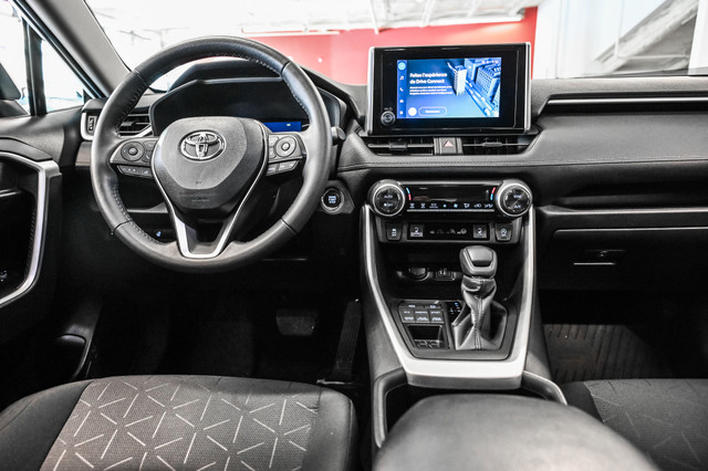 2023 Toyota RAV4 XLE | Awd | Mags | Toit | Caméra | Carplay | A/ in Cars & Trucks in City of Montréal - Image 3