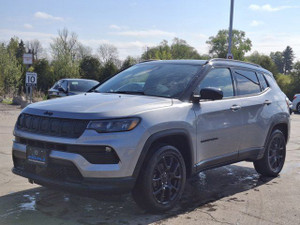 2022 Jeep Compass Altitude 4WD | Leather | Pano Roof | 360 Camera | Adaptive Cruise | BSM | Alpine Audio | and More !