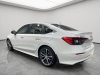 LEATHER SEATS, SUN/MOONROOF, NAVIGATION SYSTEM, ADAPTIVE CRUISE CONTROL, BLIND SPOT MONITOR Unveil a... (image 6)