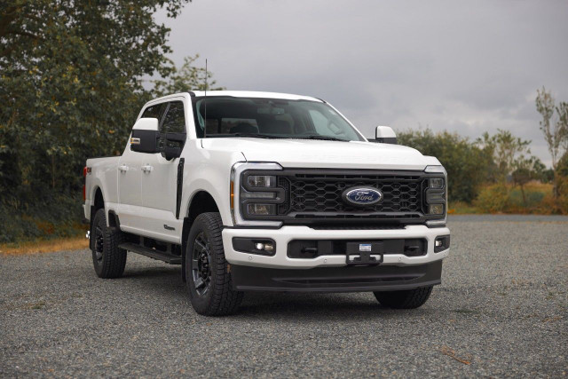 2023 Ford Super Duty F-350 SRW in Cars & Trucks in Delta/Surrey/Langley - Image 2