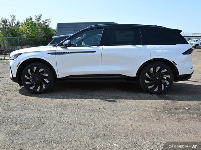 2025 Lincoln Nautilus Reserve in Cars & Trucks in Edmonton - Image 3