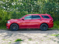 Experience commanding power, bold styling, and luxurious comfort in this 2019 Dodge Durango R/T. Wit... (image 1)