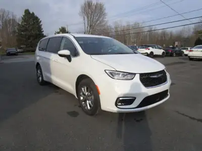 2023 CHRYSLER PACIFICA TOURING L TI, AWD, GPS, SIEGE ET VOLANT CHAUFFANT, CUIR, 7 PLACES STOW'N'GO,...