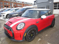 FULL EV. AUTOMATIC. FINISHED IN RED WITH BLACK LEATHER INTERIOR. ALLOY WHEELS, NAVIGATION, BACK UP C... (image 1)