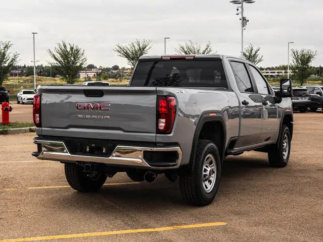 2025 GMC Sierra 3500HD Pro dans Autos et camions dans Comté de Strathcona - Image 10