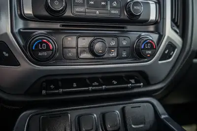 2018 GMC Sierra 2500HD SLT / Awd / 6.6L Duramax Diesel / Exhaust, View more