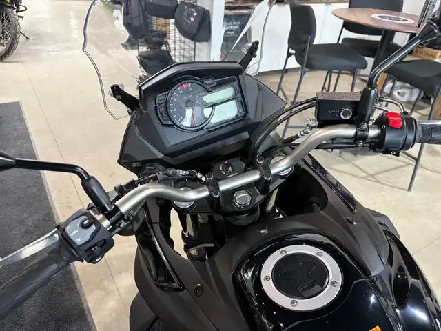 2024 Suzuki V-Strom 650XT in Street, Cruisers & Choppers in Markham / York Region - Image 4