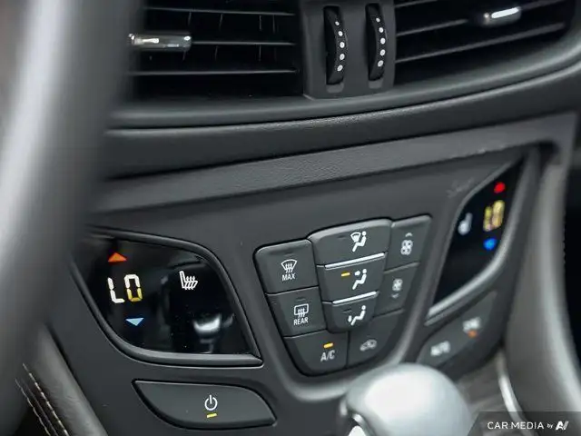 2017 Buick Envision Essence | Low KMS | Accident Free dans Autos et camions dans Région de Windsor - Image 21