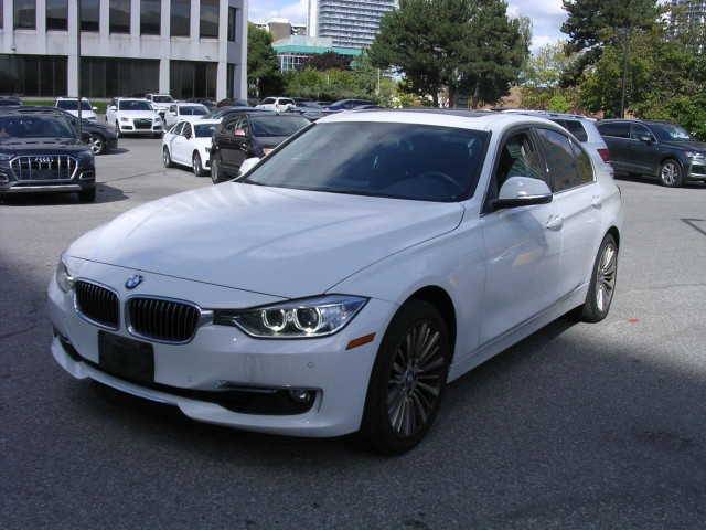 2014 BMW 3 Series 4dr Sdn 328i xDrive AWD in Cars & Trucks in City of Toronto
