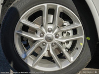 This Dodge Durango delivers a Regular Unleaded V-8 5.7 L/345 engine powering this Automatic transmis... (image 7)