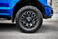 This 2018 Ford F-150 is for sale today. This Crew Cab 4X4 pickup has 84,154 kms. It's blue in colour... (image 6)