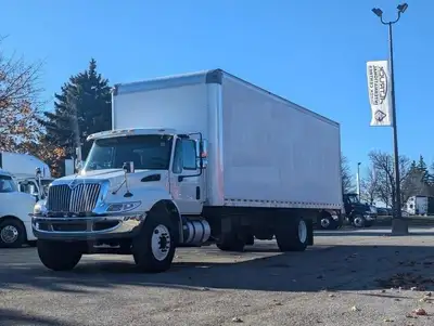 *Please call in advance to schedule an appointment to view this truck in person* Cummins Engine, Aut...