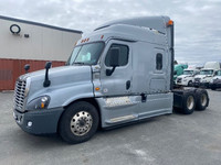 2018 Freightliner X12564ST