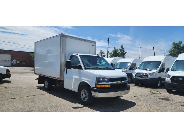 2020 GMC Savana Van G3500 - 12Ft Box - 6.0LV8 Gasoline - Pull Ou in Cars & Trucks in City of Toronto - Image 4