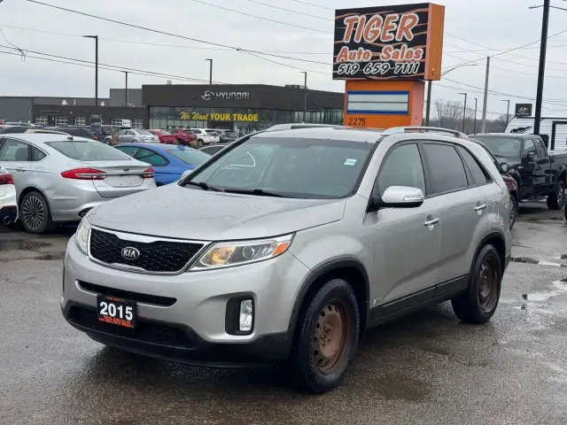 2015 Kia Sorento LX, AWD, V6, 2 SETS OF WHEELS, CERTIFIED in Cars & Trucks in London - Image 2