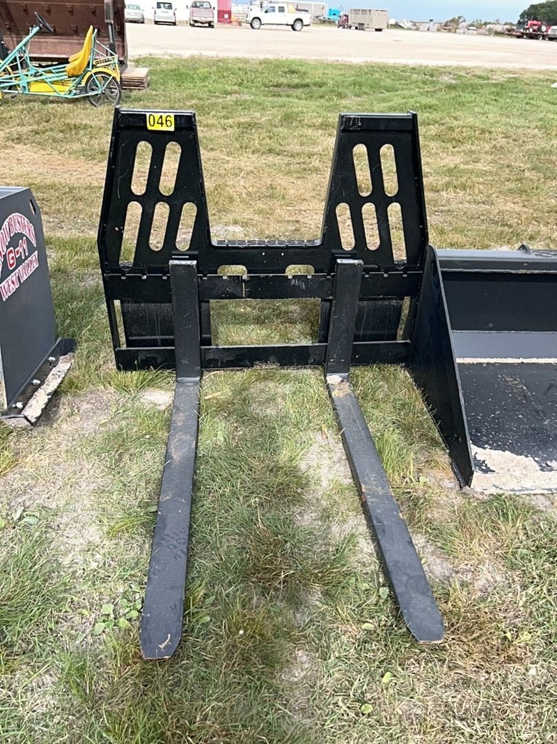 2024 INDUSTRIAS AMERICA 4 Foot Pallet Forks Heavy Equipment