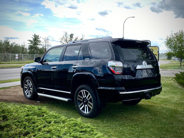 2014 Toyota 4Runner SR5 V6 in Cars & Trucks in Calgary - Image 4