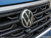 This Volkswagen Atlas boasts a Intercooled Turbo Regular Unleaded I-4 2.0 L/121 engine powering this... (image 9)