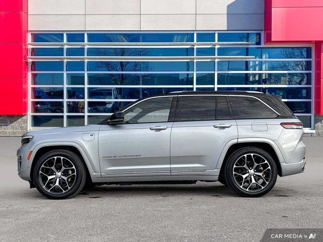 2023 Jeep Grand Cherokee 4xe Summit Reserve | Rear Seat Video in Cars & Trucks in Guelph - Image 2