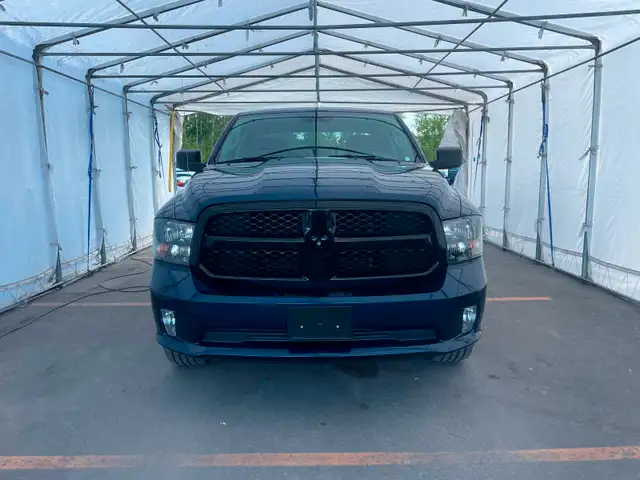 2020 Ram 1500 Classic NIGHT EDITION CREW 4X4 V8 *CARPLAY* BLUETO in Cars & Trucks in Laurentides - Image 5