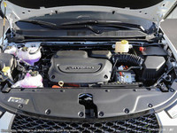 This Chrysler Pacifica Hybrid has a dependable Gas/Electric V-6 3.6 L/220 engine powering this Varia... (image 6)