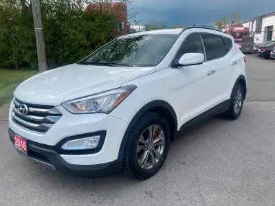 2016 HYUNDAI SANTA FE (SPORT) THIS ACCIDENT FREE VEHICLE IS ALL WHEEL DRIVE AWD, (VERY CLEAN IN AND...