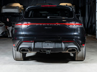 Le Centre Porsche Québec vous propose ce Porsche Macan 2024, un VUS compact qui allie sportivité et... (image 7)