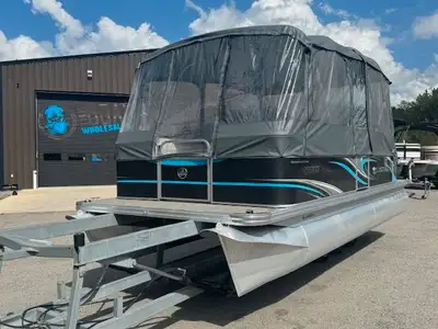 BRAND NEW CONDITION WITH ONLY 200 HOURS! HIGH THRUST 40HP MERCURY 4-STROKE EFI COMMAND THRUST MOTOR...