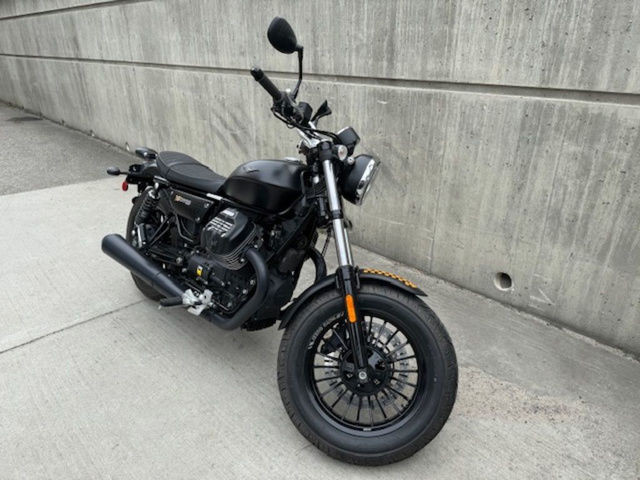 2017 Moto Guzzi V9 Bobber in Street, Cruisers & Choppers in Strathcona County - Image 2