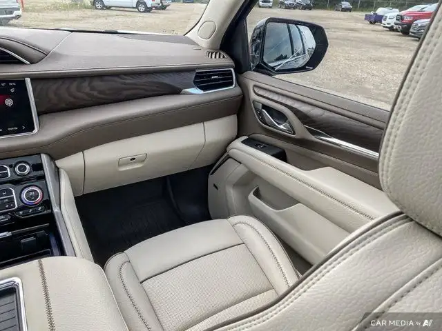 2023 GMC Yukon XL Denali 4x4 DIESEL Sunroof Nav Power Boards in Cars & Trucks in St. Albert - Image 29