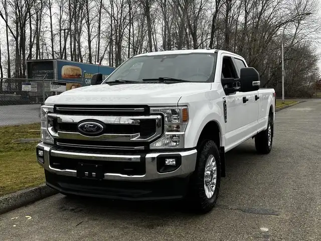 2020 Ford F-350 SD XLT Crew Cab 4WD in Cars & Trucks in Richmond - Image 5