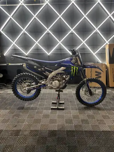 APPLY NOW: https://www.ridecollective.ca/get-pre-approved The 2023 Yamaha YZ250F is a top-tier 250cc...