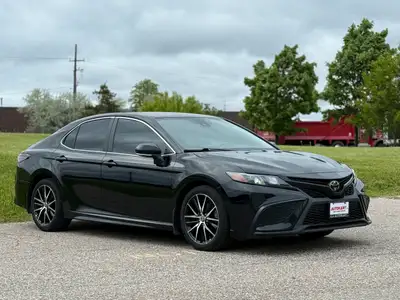EXCEPTIONALLY CLEAN 2022 TOYOTA CAMRY SE CLEAN CARFAX NO ACCIDENTS AWD DIGITAL CLUSTER BACKUP CAMERA...