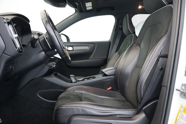 2019 Volvo XC40 R-DESIGN, CUIR, SIEGES CHAUFF, TOIT PANO, CRUISE in Cars & Trucks in City of Montréal - Image 4