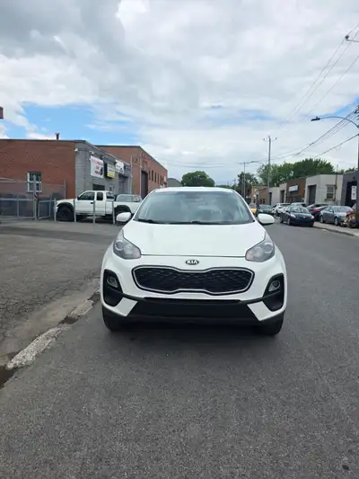 Engine: Moteur à 4 cylindres 2.4L L/100Km City: 11.3 L/100Km Hwy: 9.5