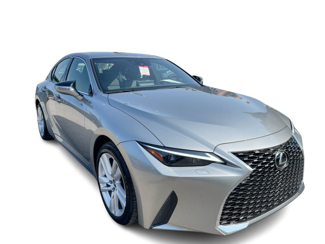 2022 Lexus IS 300 Premium / Cuir / Bluetooth / Climatiseur Bien  in Cars & Trucks in Laval / North Shore - Image 2