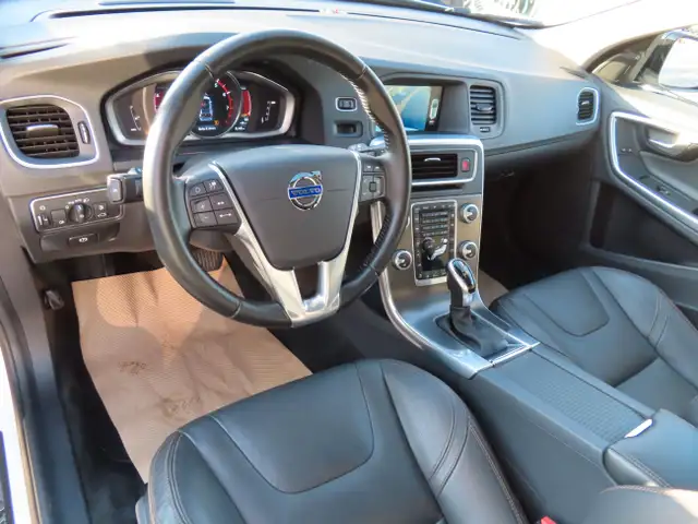 2016 Volvo V60 Cross Country T5 PREMIER PKG AWD - WAGON - LEATHE in Cars & Trucks in Oakville / Halton Region - Image 29