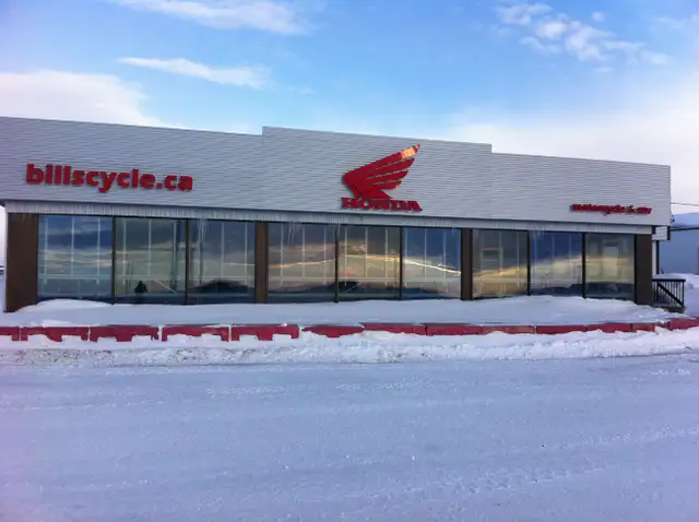 2025 HONDA CRF 250 FS Trail MX Red in Dirt Bikes & Motocross in Winnipeg - Image 4