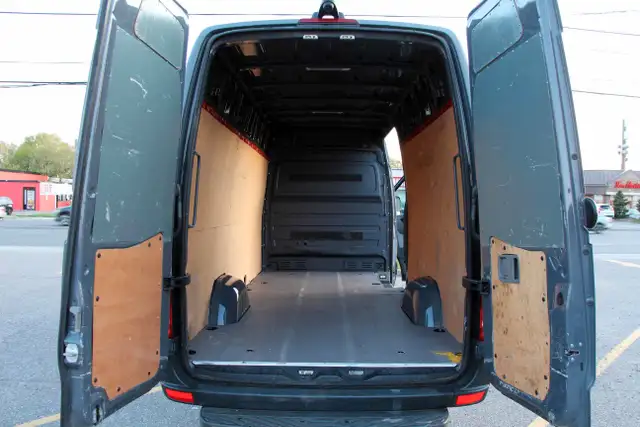 2017 Mercedes-Benz Sprinter 2500 170"+3-Passenger+Certified dans Autos et camions dans Région de Mississauga/Peel - Image 10