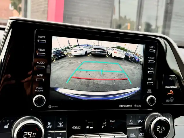 2020 Toyota Highlander XLE AWD|8 PASS|SUNROOF|LEATHER| in Cars & Trucks in City of Toronto - Image 31